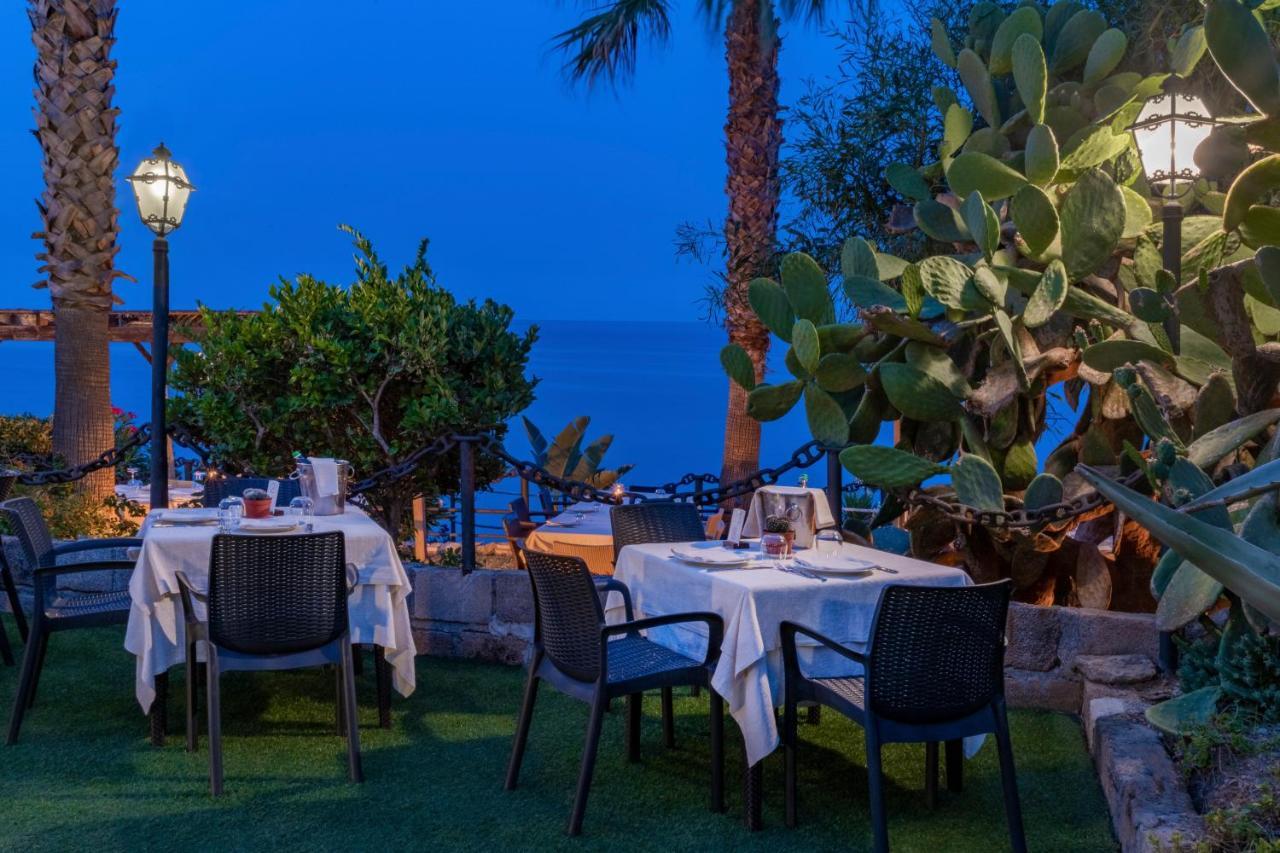 Hotel Lido Degli Scogli Crotone Bagian luar foto