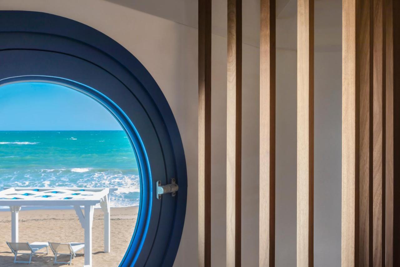 Hotel Lido Degli Scogli Crotone Bagian luar foto